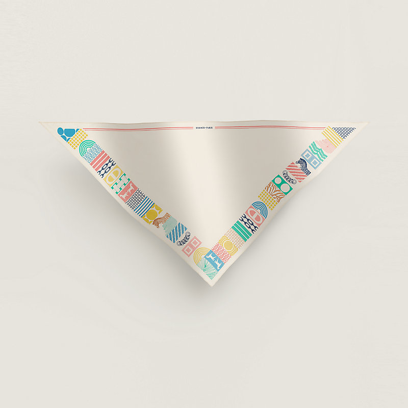 Liste au Bloc embroidered triangle scarf | Hermès Mainland China Liste au Bloc embroidered triangle scarf | Hermès Mainland China